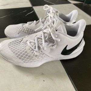 Women’s Nike Zoom Hypercourt volleyball shoes size 7